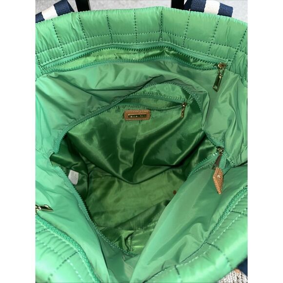 Shiraleah Ezra Unisex Green Quilted LARGE Roller Bag - Handles - Pockets EUC - Picture 7 of 7